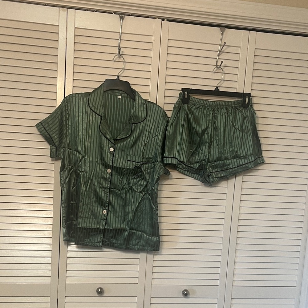 SHEIN Green Striped Satin Pajama Set